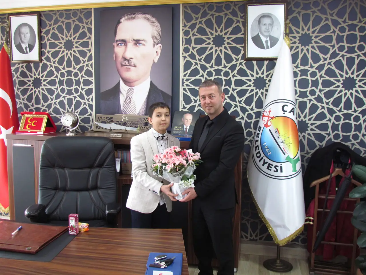 Başkan Hamzaoğlu, 23 Nisan Dolayısıyla Öğrenciler ile Bir Araya Geldi…